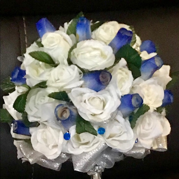 Gorgeous blue an white elegant - Picture 4 of 8